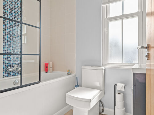 Newlands Road, Brightons, FK2 0DE