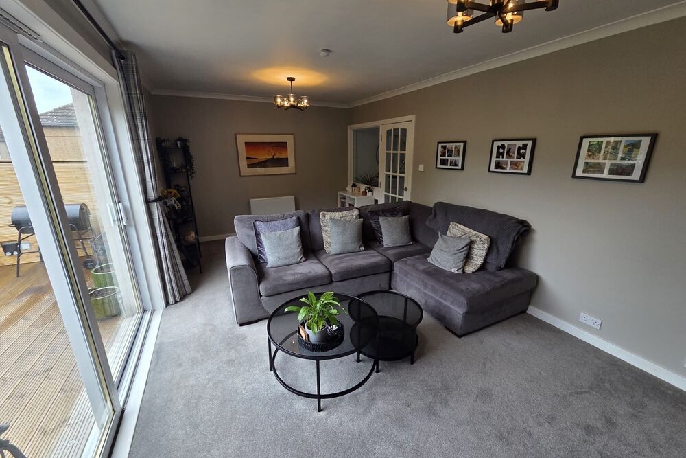 8 Sherrif Park Rise Forfar