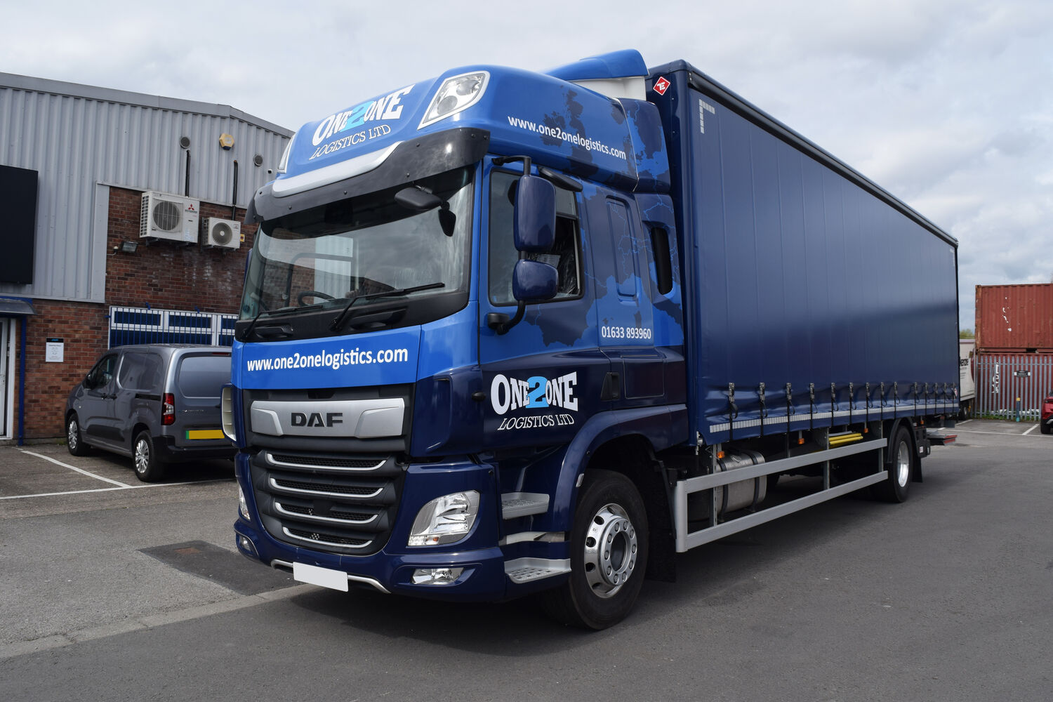 One2One Logistics - DAF CF Space Cab