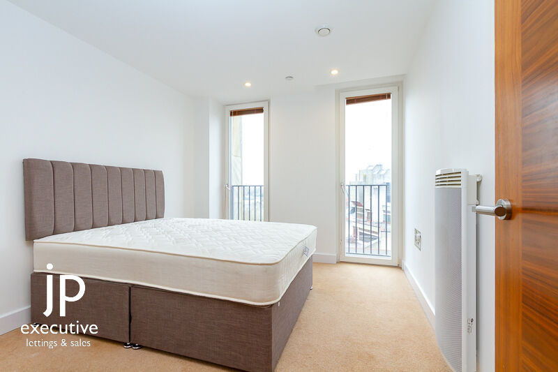 HAYES APARTMENTS CARDIFF CITY CENTRE FURNISHED TWO BEDROOM APARTMENT