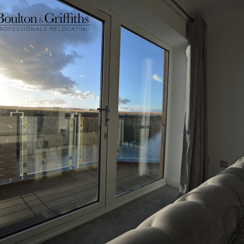 Renting in Cardiff - 2 bedroom apartment, Century Wharf, Cardiff Bay