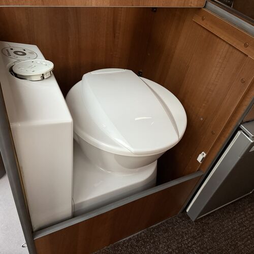 1997 Toyota Granvia Wellhouse Camper Van