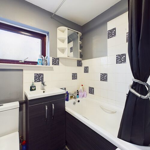 Kirkmuir Drive, Stewarton