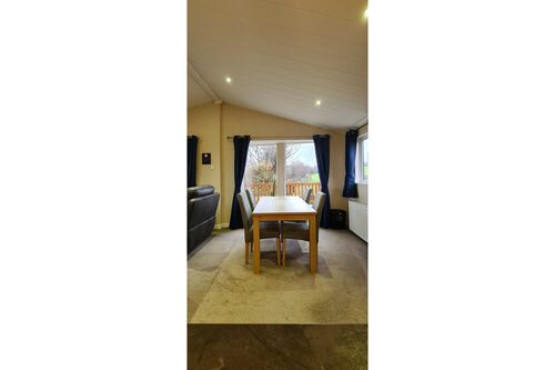 10 Roseland Lodge Park, Canada Hill, Rothesay, Isle of Bute, PA20 9EH