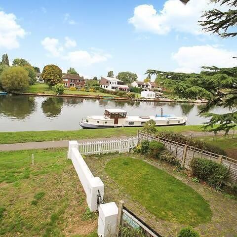 Apartment  - Overlooking the River (490sq ft)