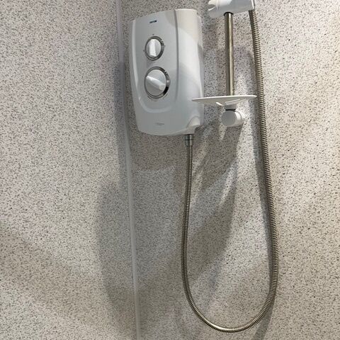 Cricklade Road  Ensuite Room To Let