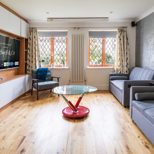 The Oaks, Watford WD19 4LR