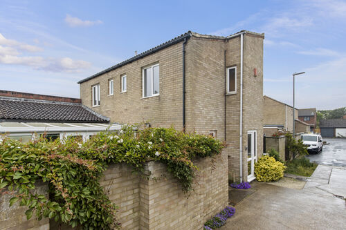 Gardner Close, Eastbourne