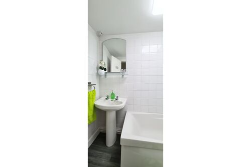 Bonny Bute House, 20 Bishop Street, Rothesay, Isle of Bute, PA20 9DG