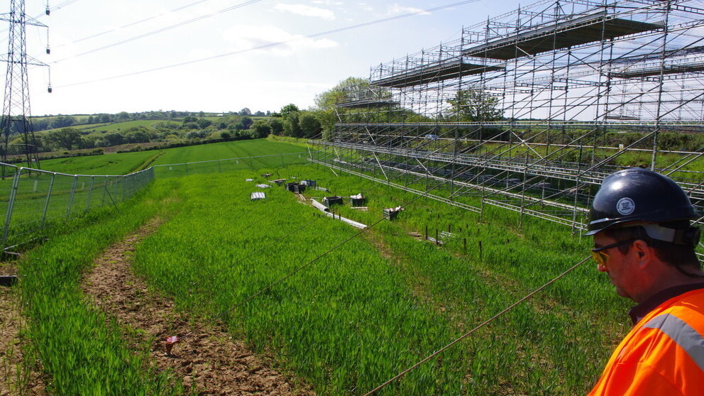 Échafaudages aériens pour lignes électriques
