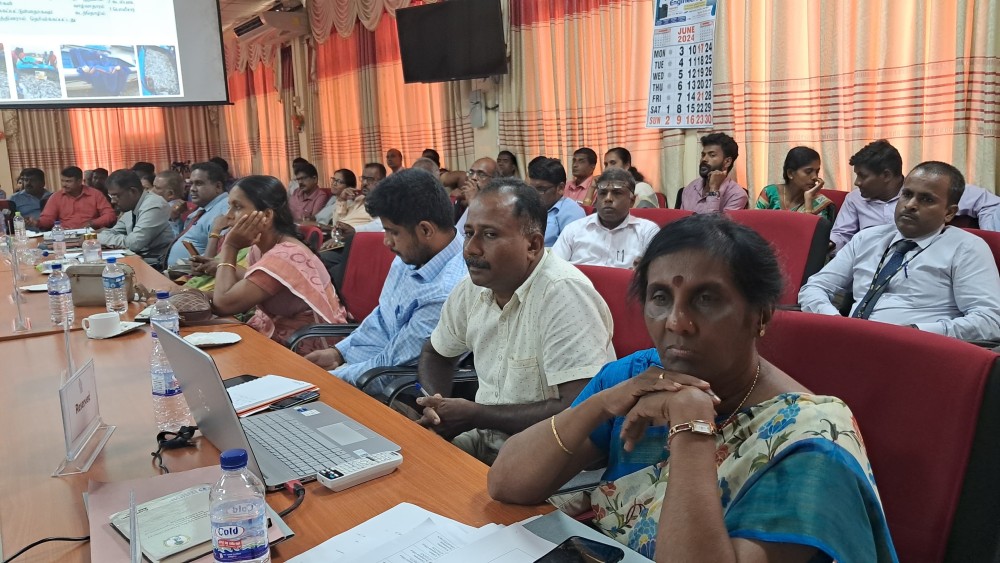 முல்லைத்தீவு மாவட்ட அபிவிருத்தி கூட்டம் நேற்று (13) நடந்தது