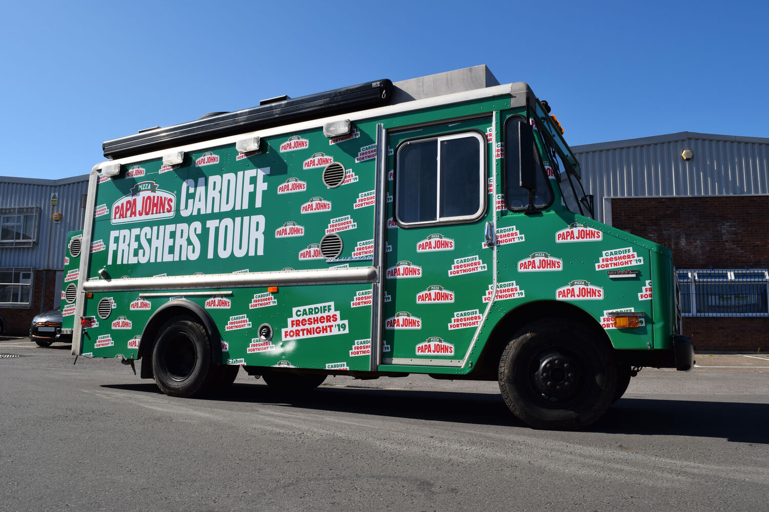 Mundane Agency - GMC P3500 Food Truck