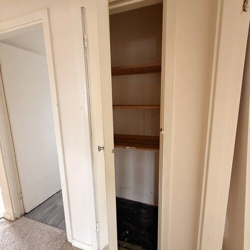 QUEENSWAY, BLETCHLEY - 3 BEDROOM MAISONETTE