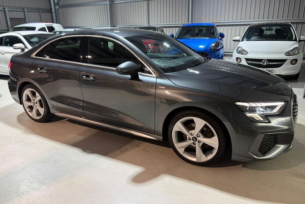 AUDI A3 35 TFSI S LINE S TRONIC
