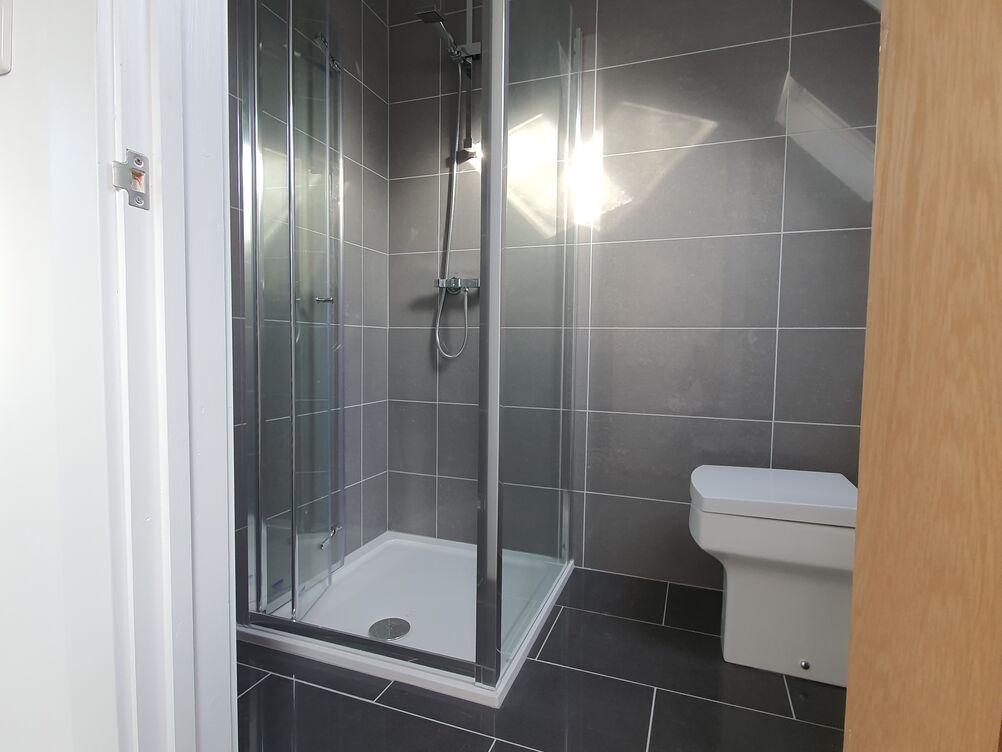 3 bedroom house with glass apex