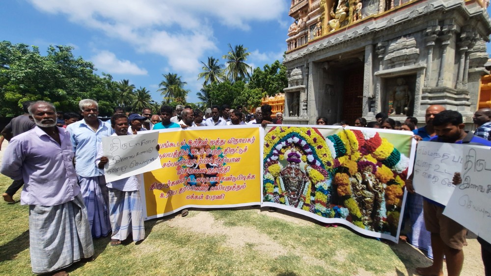 புளியங்கூடல் ஆலயத்தில் பவுண் நகைகள் மாயம் - விசாரணை கோரி மக்கள் போராட்டம்