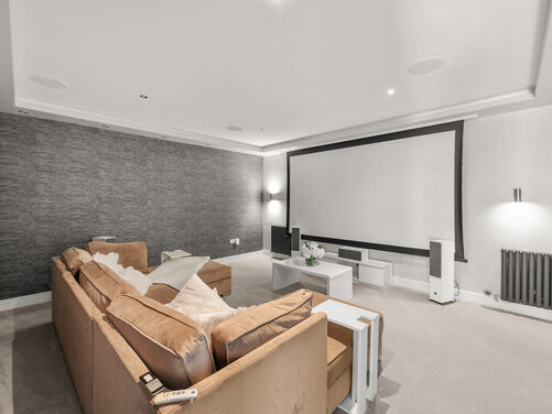 Macgregor Place, Larbert, FK2 8RJ