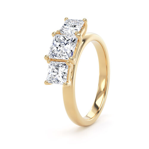 Graduated princess cut diamond trilogy