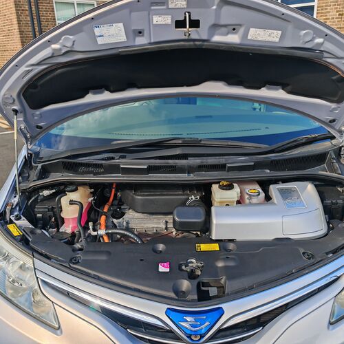 TOYOTA ESTIMA HYBRID E-FOUR