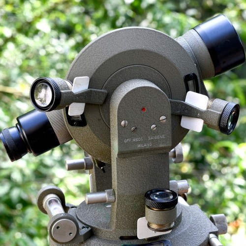 What training and qualifications do your surveyors have?