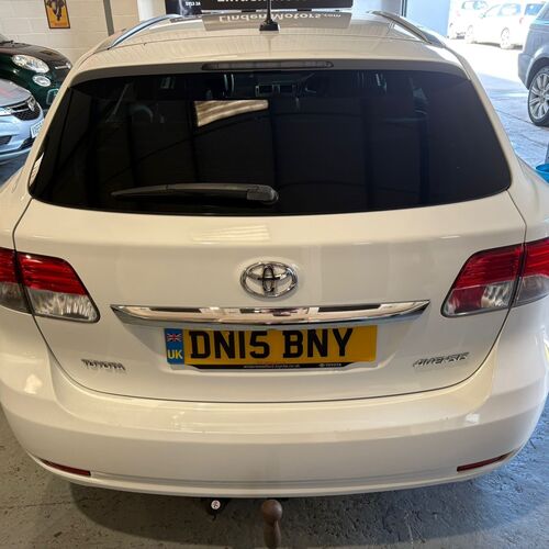 2015 (15) TOYOTA AVENSIS TOURER 2.0 D-4D DIESEL BUSISNESS EDITION 5 DOOR ESTATE 