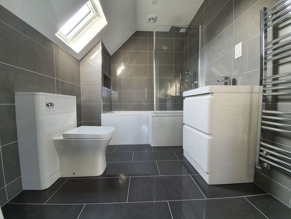 3 bedroom house with glass apex