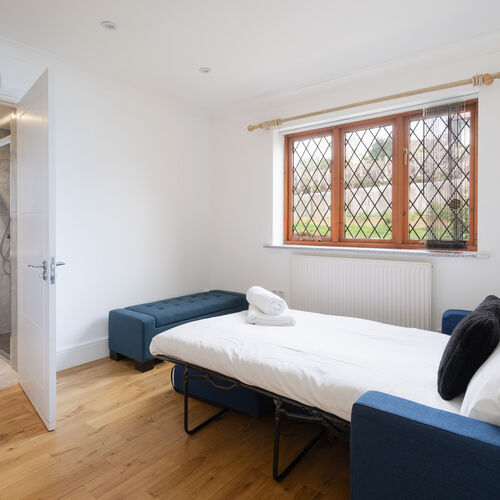 The Oaks, Watford WD19 4LR