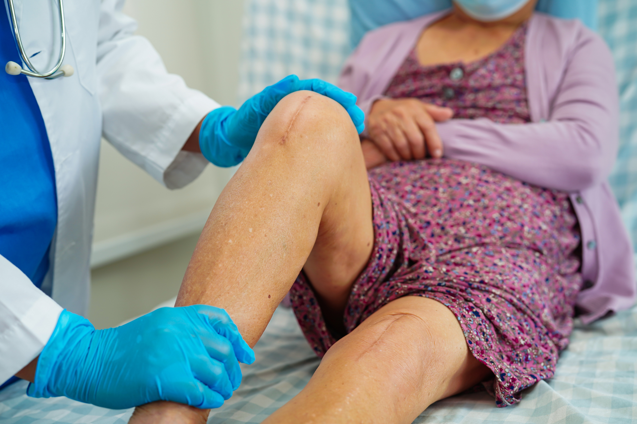 A patient recovering after a private knee replacement
