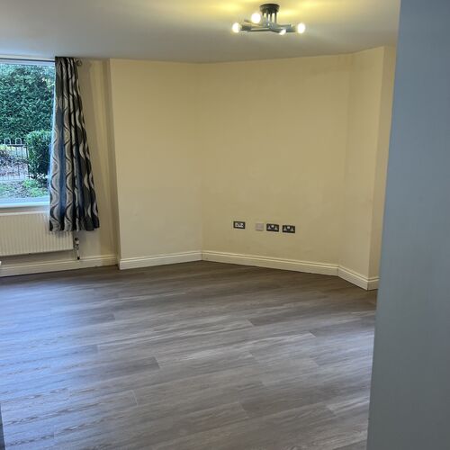 CENTRAL BLETCHLEY - TWO BEDROOM - GARDEN