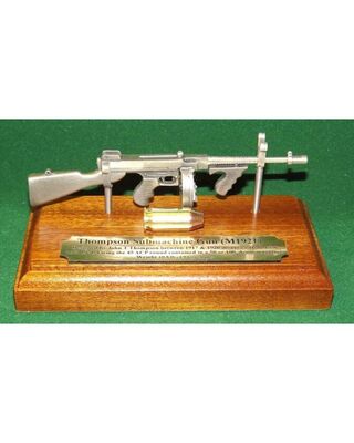 Thompson M1921 Sub Machine Gun & Round