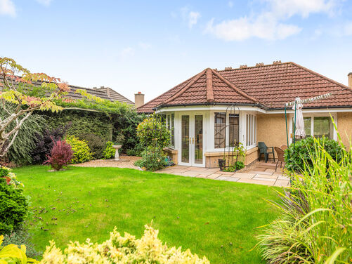 Sneddon Place, Airth, FK2 8GH