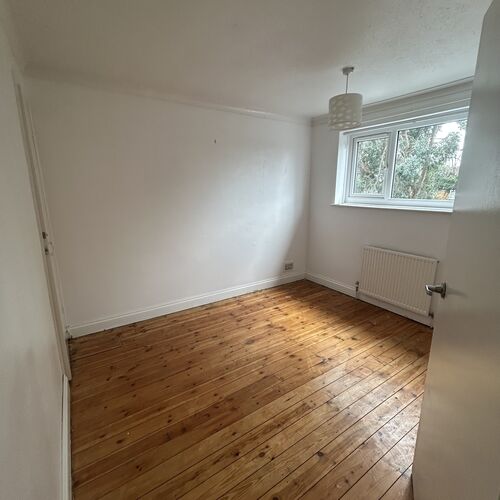 WEST BLETCHLEY - 2 BEDROOM HOUSE with GARDEN