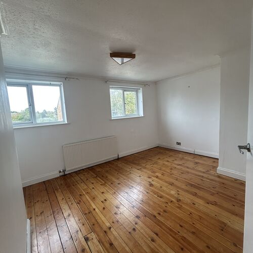 WEST BLETCHLEY - 2 BEDROOM HOUSE with GARDEN