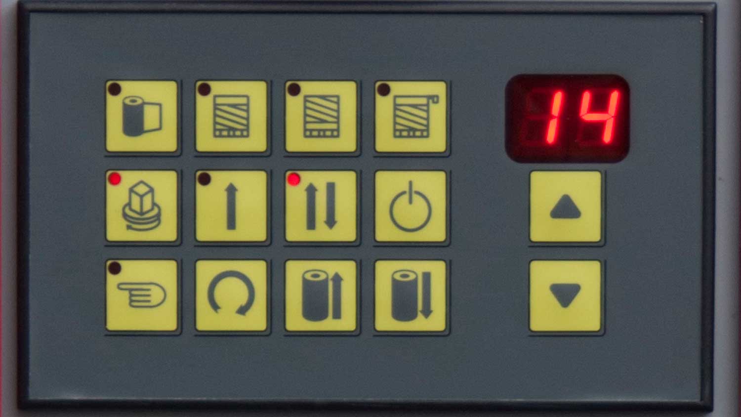 Spinny S140 Plus control panel