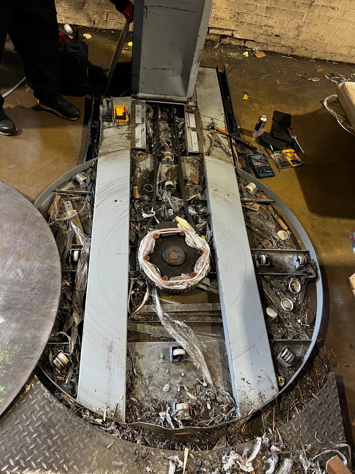 End-of-line packaging servicing