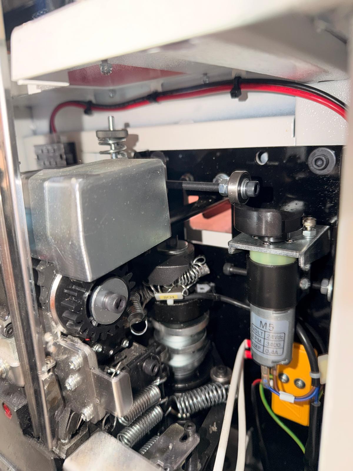 Strapping head assembly and internal components