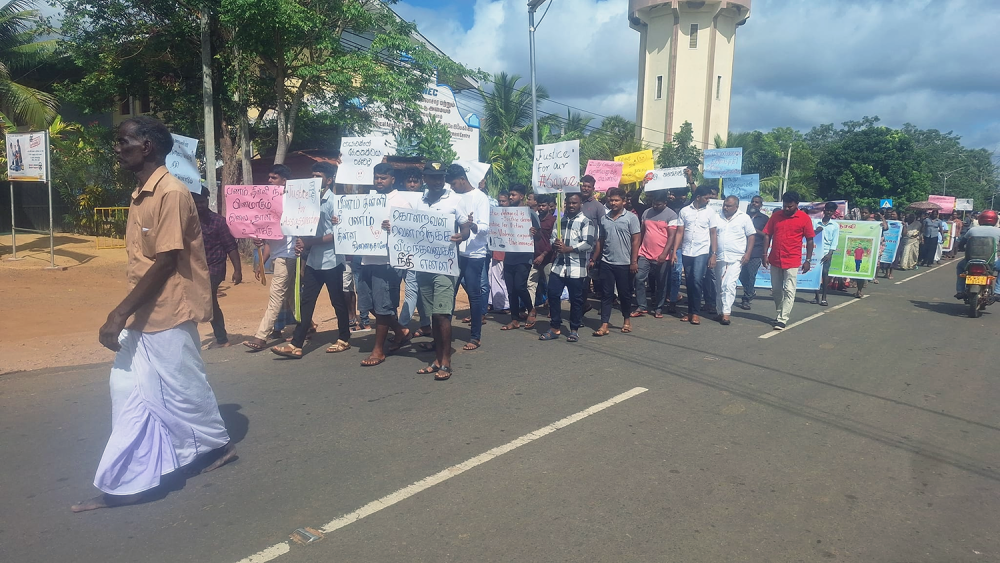 இளைஞன் மரணத்துக்கு நீதி கோரி மல்லாவியில் நேற்று ஆர்ப்பாட்டம்