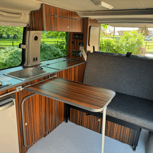 2002 Mazda Bongo Special 2.5V6 Auto 4 Berth