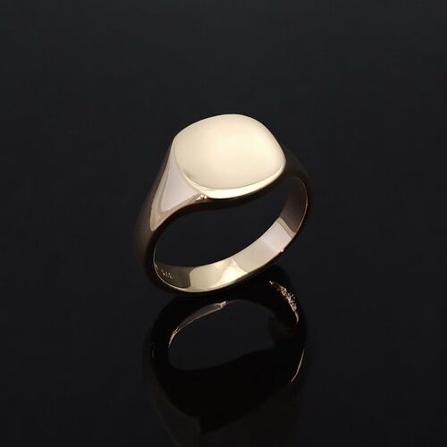 9ct gold cushion shape signet ring
