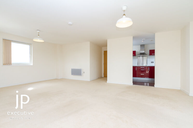 ROMA HOUSE VICTORIA WHARF CARDIFF BAY UNFURNISHED THREE BEDROOM APARTMENT WITH WATER VIEWS.