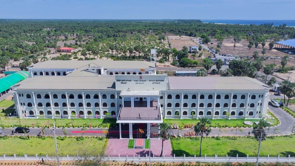 உறுமய திட்டத்தின் கீழ் முழு உரிமையுள்ள காணி உறுதிப் பத்திரங்கள்