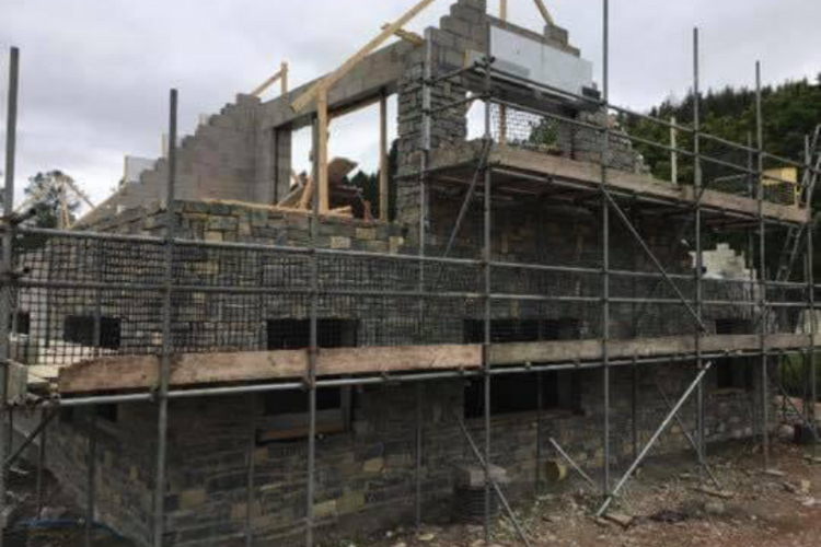 Muscle Stone & Brick Solutions | Stonework masonry builder -Reponiting-repair Cardiff | Brickwork builder -repointing -repair-Cardiff | Garden walls-extensions-patios-garages-porches-garden kitchen ovens-home structural repairs-BBQ.cardiff