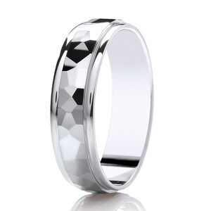 Highly polished hammered band with parallel grooves