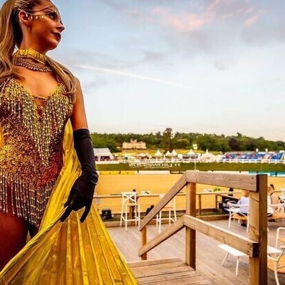 Artists & Entertainment 