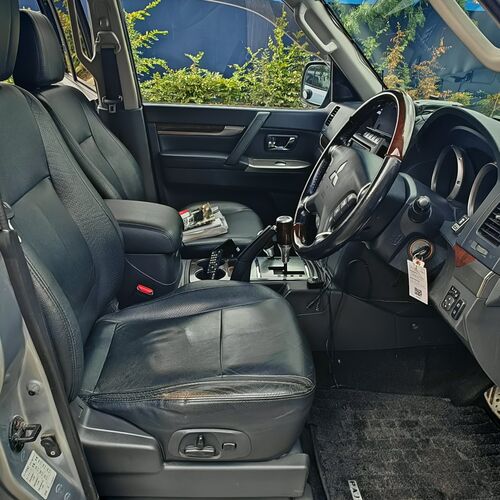 MITSHUBISHI Pajero Shogun 3.8 V6 2012 - Petrol Euro5 Ulez Compliant