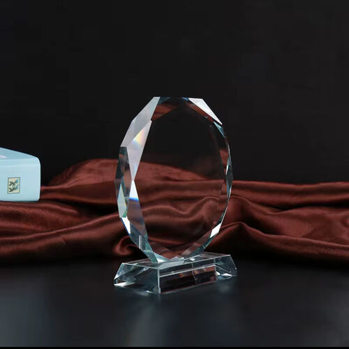 The Uist 180mm 2D octagonal Presentation Crystal/Trophy