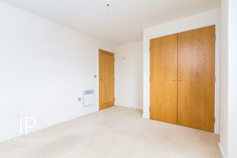 ROMA HOUSE VICTORIA WHARF CARDIFF BAY UNFURNISHED THREE BEDROOM APARTMENT WITH WATER VIEWS.