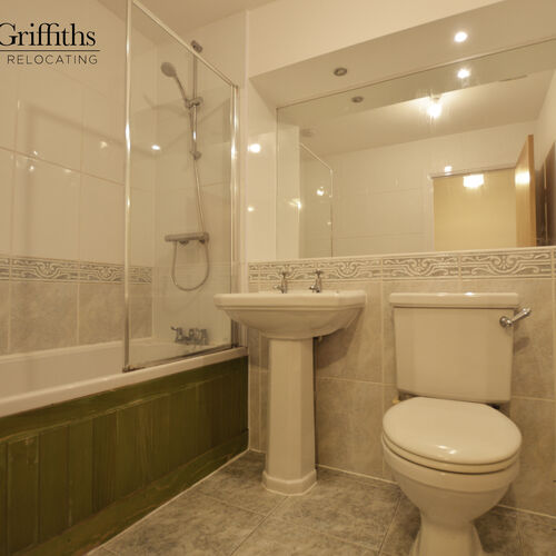 Renting in Cardiff - 3 Bedroom Duplex Penthouse Apartment, Cardiff Bay