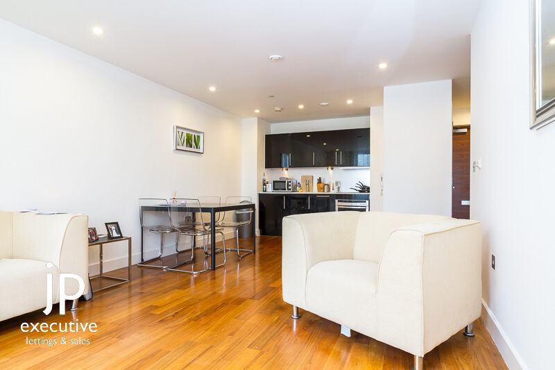 HAYES APARTMENTS CARDIFF CITY CENTRE FURNISHED ONE BEDROOM APARTMENT