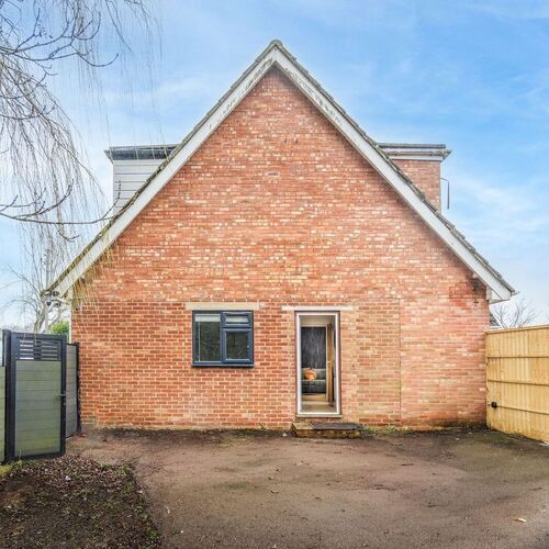 20A Drayton Road, Bletchley MK2 3EJ